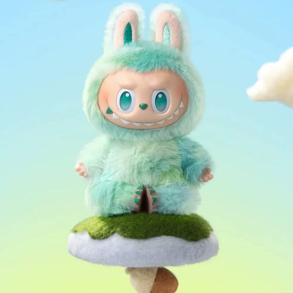 Muñeco sorpresa labubu en caja misteriosa.