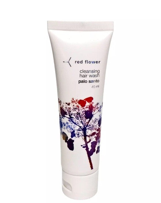 Limpiador de cabello en la fragancia Palo Santo, en un tamaño de viaje de 40 ml, champú diseñado para limpiar sin quitar la humedad natural del cabello, utilizando aceite de coco y provitamina B5.