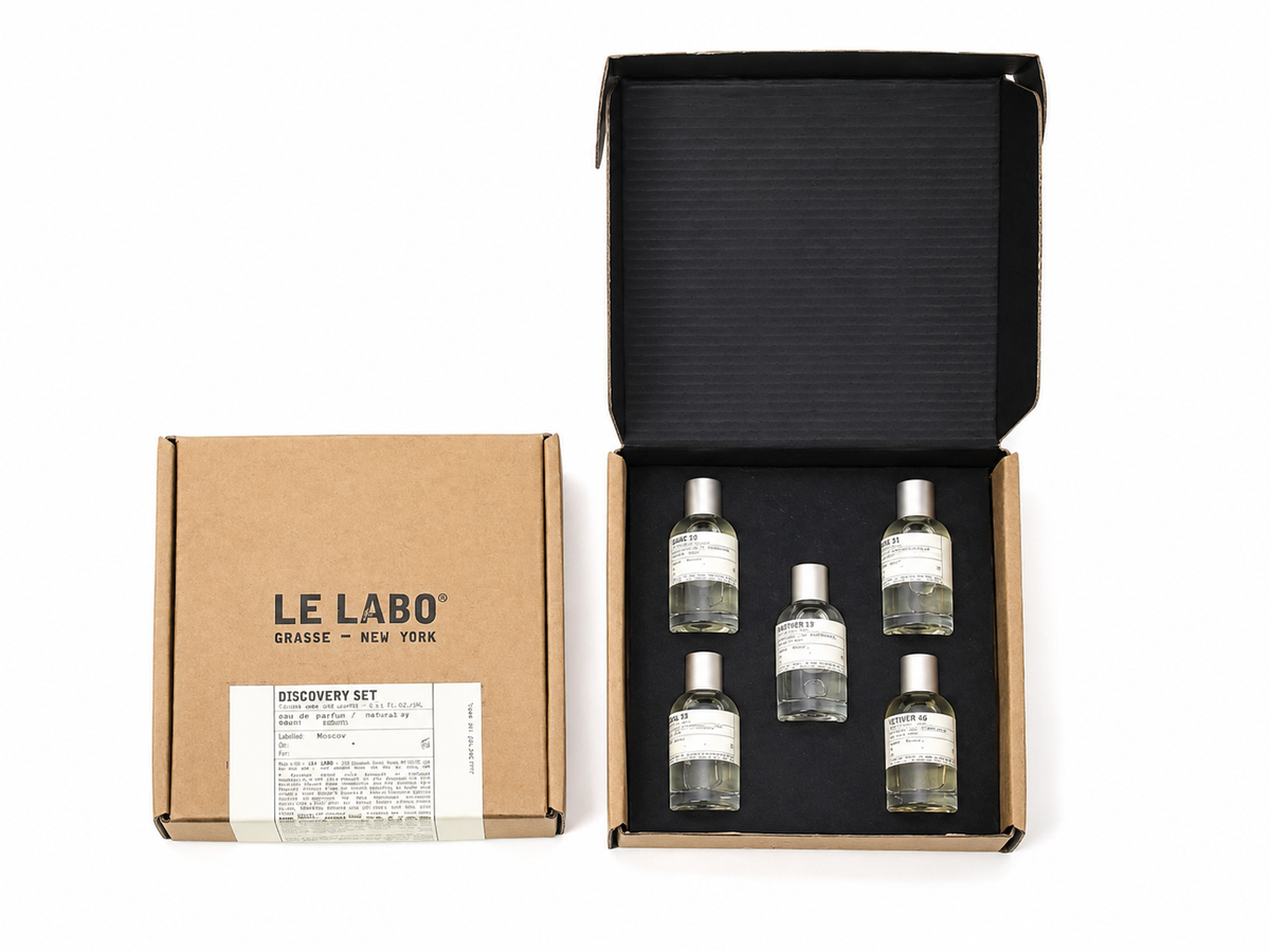 Set de descubrimiento de fragancias con 5 muestras de perfumes unisex en estuche de presentación.